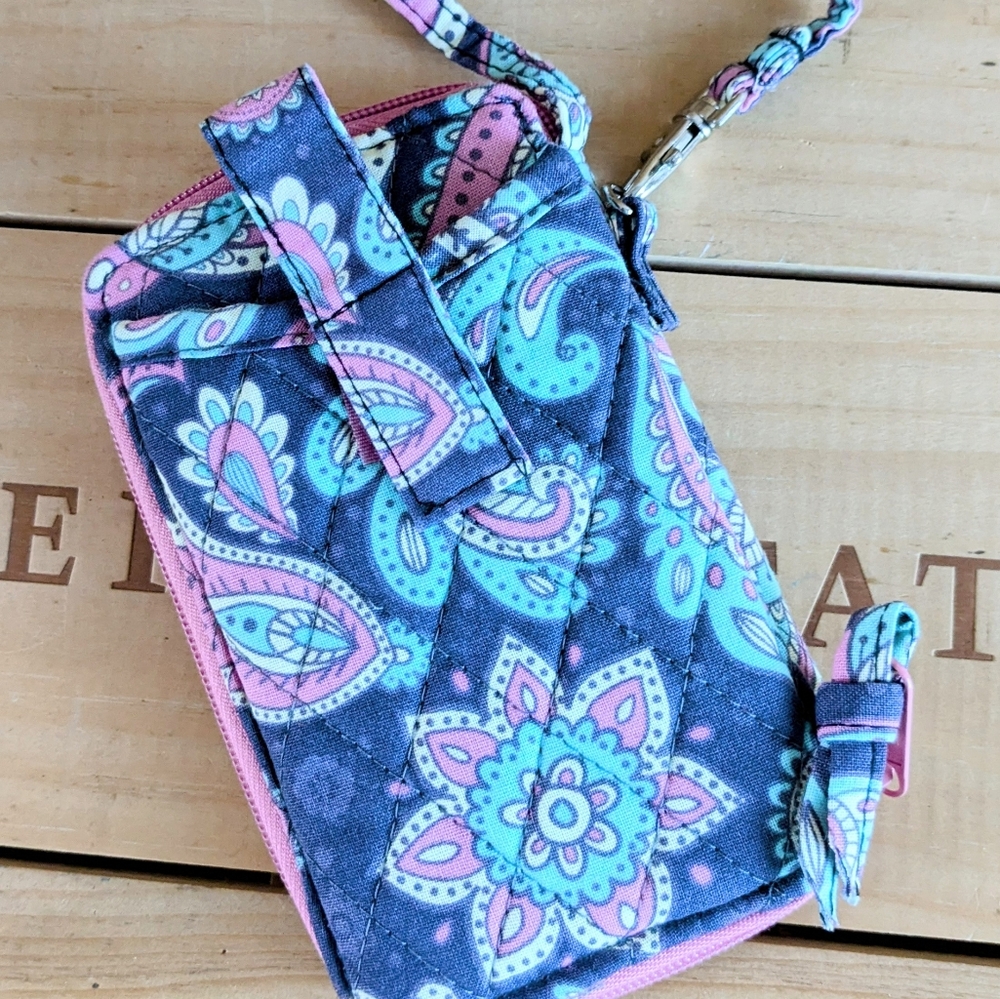 🔴 SOLD 3/$10 Quilted Wristlet Wallet/Phone Case - Picture 2 of 8